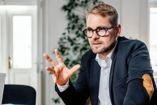 Havel vyjel na Motoristy kvůli novinářům: Nejste nic jiného než zbabělci, vzkázal Macinkovi